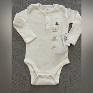 NWT BabyGap Ribbed Henley Long Sleeve Bodysuit Size 6-12 Mos